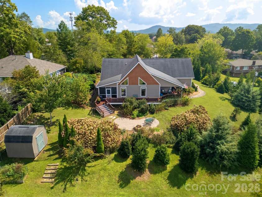 90 Oaklawn Avenue, Brevard, NC 28712.  MLS# CAR4427770, YatesRealty ID 53022. 