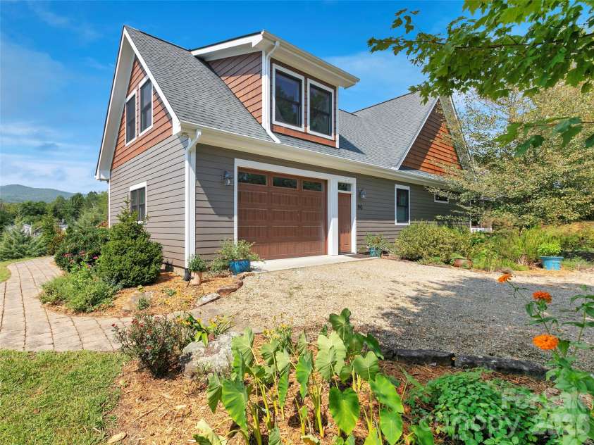 90 Oaklawn Avenue, Brevard, NC 28712.  MLS# CAR4427770, YatesRealty ID 53022. 