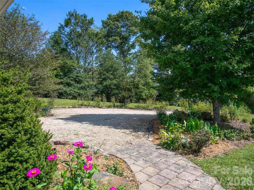 90 Oaklawn Avenue, Brevard, NC 28712.  MLS# CAR4427770, YatesRealty ID 53022. 