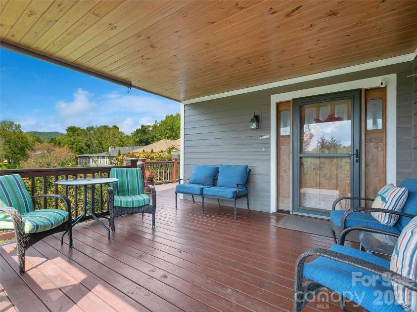90 Oaklawn Avenue, Brevard, NC 28712.  MLS# CAR4427770, YatesRealty ID 53022. 