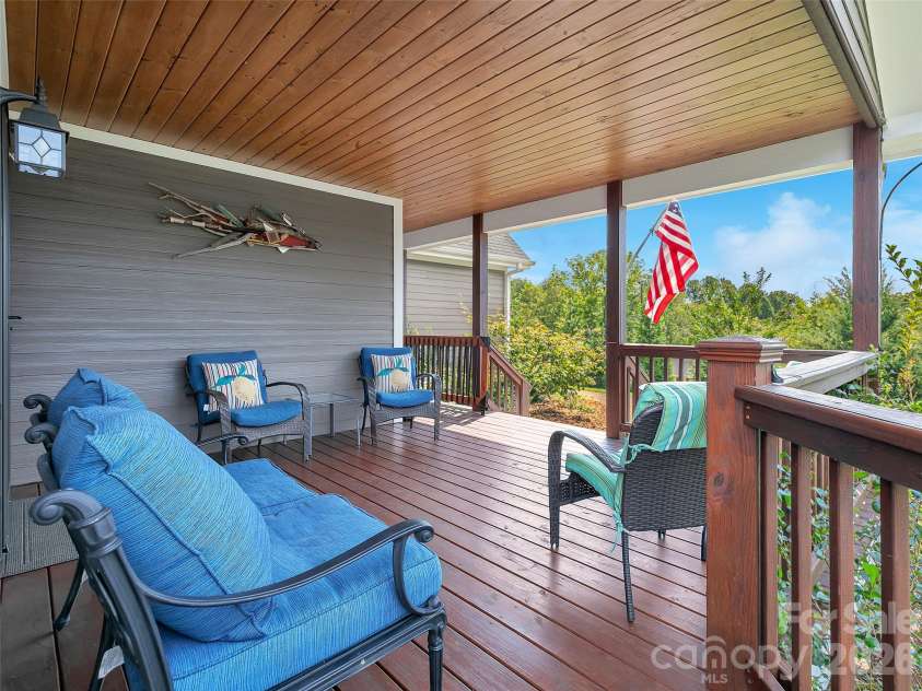 90 Oaklawn Avenue, Brevard, NC 28712.  MLS# CAR4427770, YatesRealty ID 53022. 
