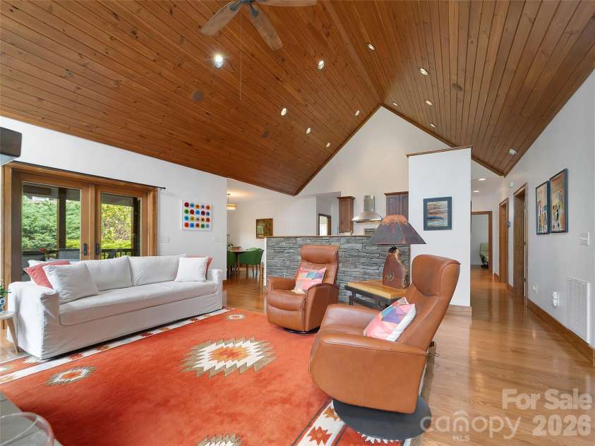 90 Oaklawn Avenue, Brevard, NC 28712.  MLS# CAR4427770, YatesRealty ID 53022. 