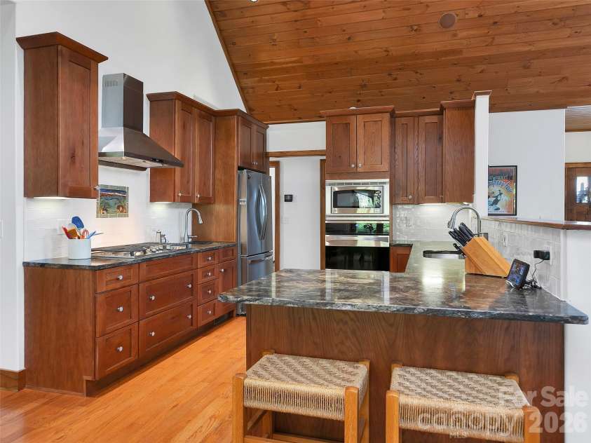 90 Oaklawn Avenue, Brevard, NC 28712.  MLS# CAR4427770, YatesRealty ID 53022. 