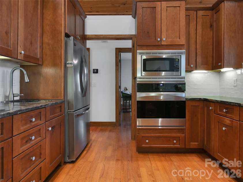 90 Oaklawn Avenue, Brevard, NC 28712.  MLS# CAR4427770, YatesRealty ID 53022. 