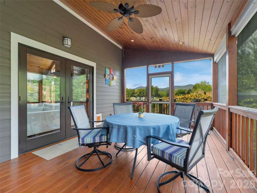 90 Oaklawn Avenue, Brevard, NC 28712.  MLS# CAR4427770, YatesRealty ID 53022. 