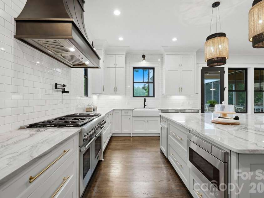 3407 Willow Oak Road, Charlotte, NC 28209.  MLS# CAR4428400, YatesRealty ID 53023. 