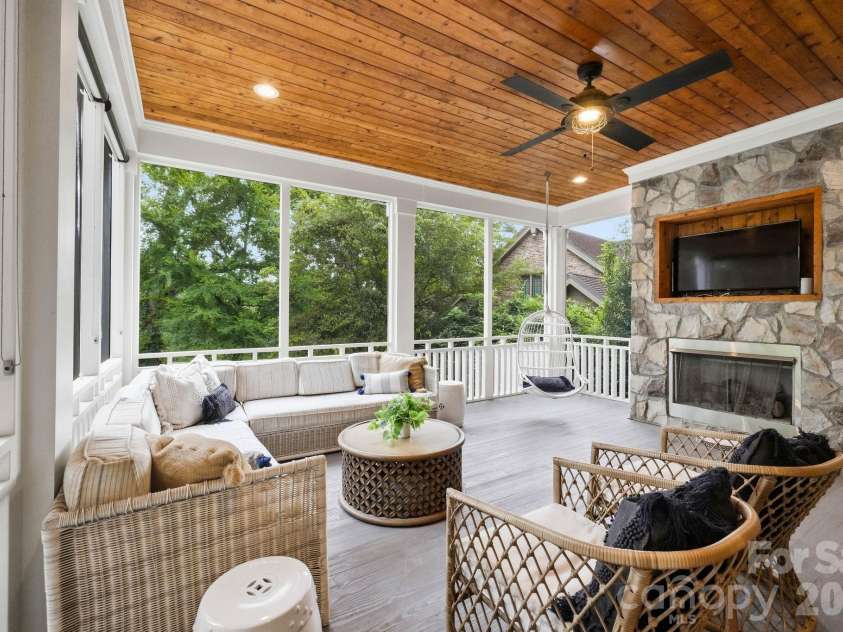 3407 Willow Oak Road, Charlotte, NC 28209.  MLS# CAR4428400, YatesRealty ID 53023. 