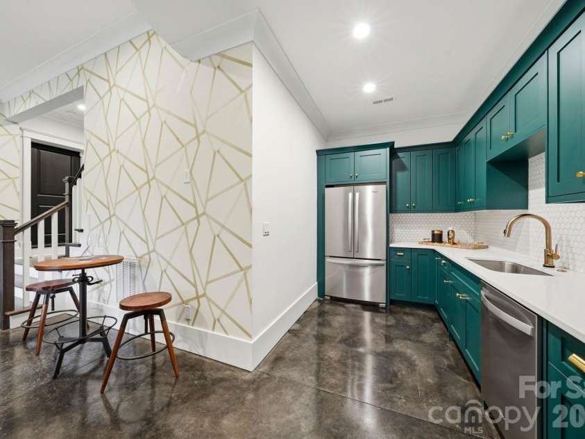 3407 Willow Oak Road, Charlotte, NC 28209.  MLS# CAR4428400, YatesRealty ID 53023. 