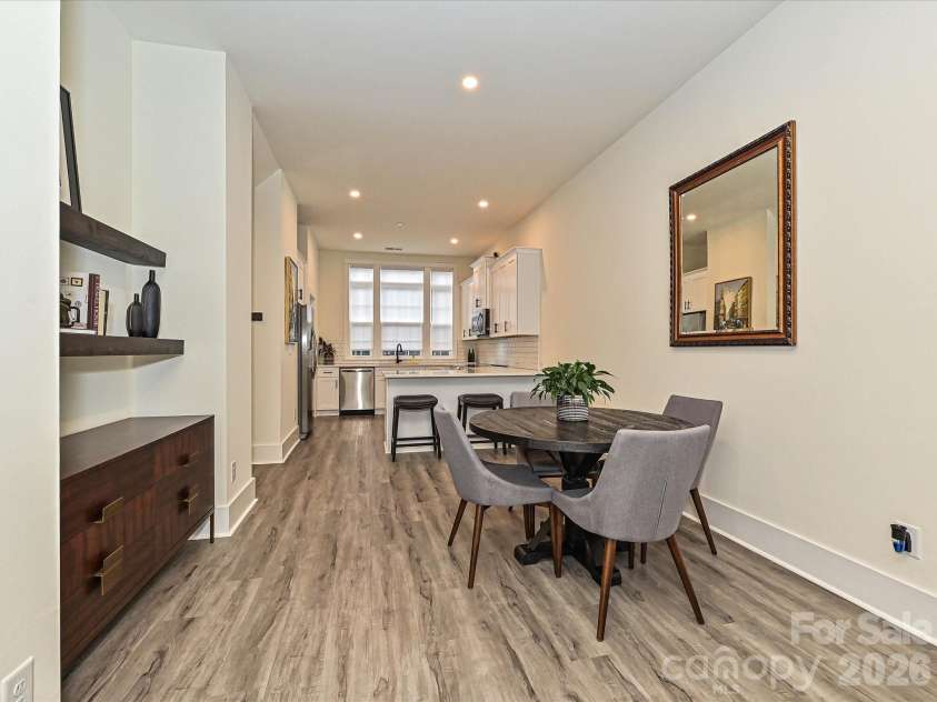229 Sutton Park Lane, Charlotte, NC 28211.  MLS# CAR4427854, YatesRealty ID 53024. Dining Area