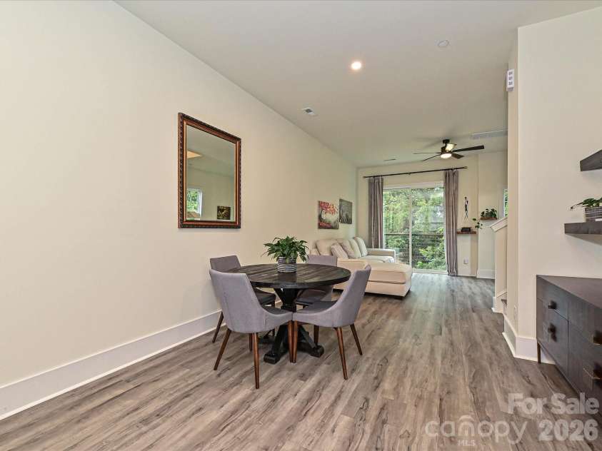 229 Sutton Park Lane, Charlotte, NC 28211.  MLS# CAR4427854, YatesRealty ID 53024. Dining Area