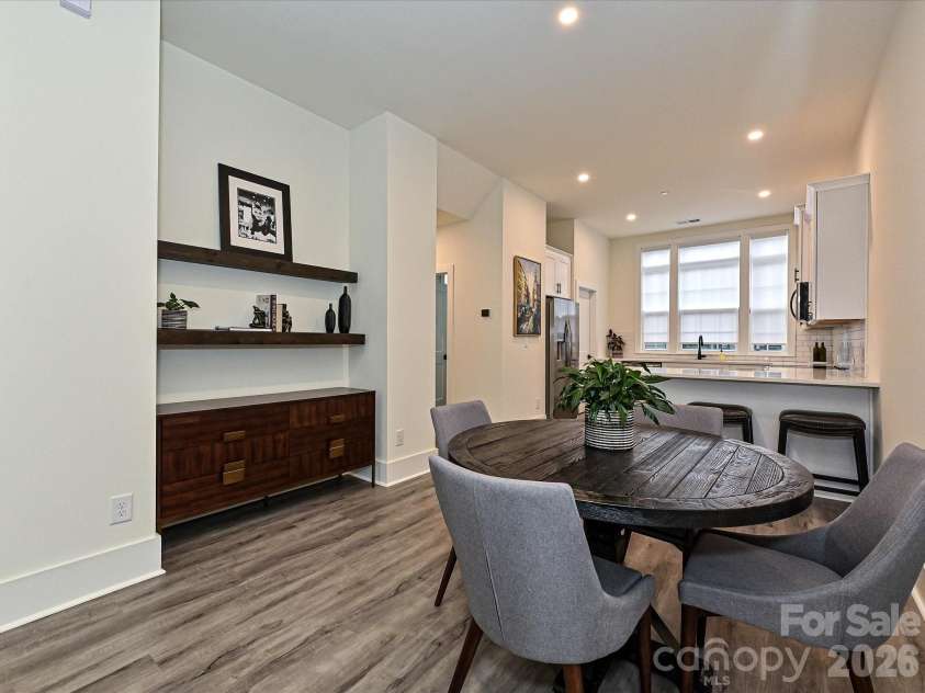 229 Sutton Park Lane, Charlotte, NC 28211.  MLS# CAR4427854, YatesRealty ID 53024. Dining Area