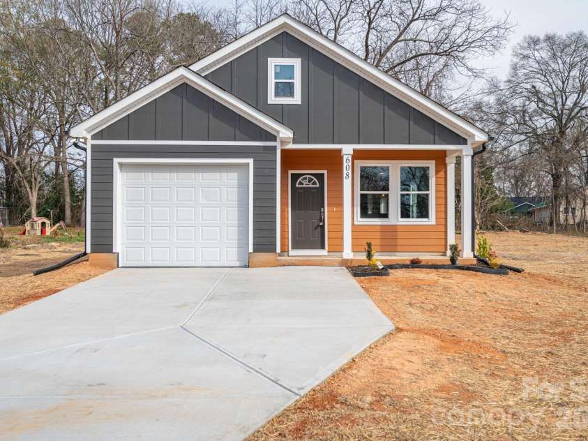 608 Mountain Street, Cherryville, NC 28021.  MLS# CAR4329972, YatesRealty ID 5303. 
