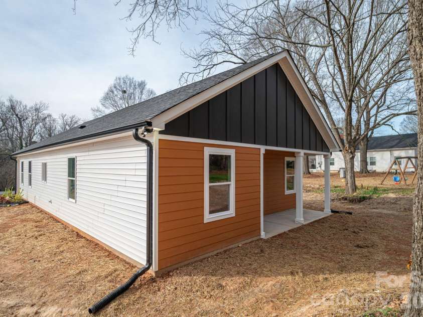 608 Mountain Street, Cherryville, NC 28021.  MLS# CAR4329972, YatesRealty ID 5303. 