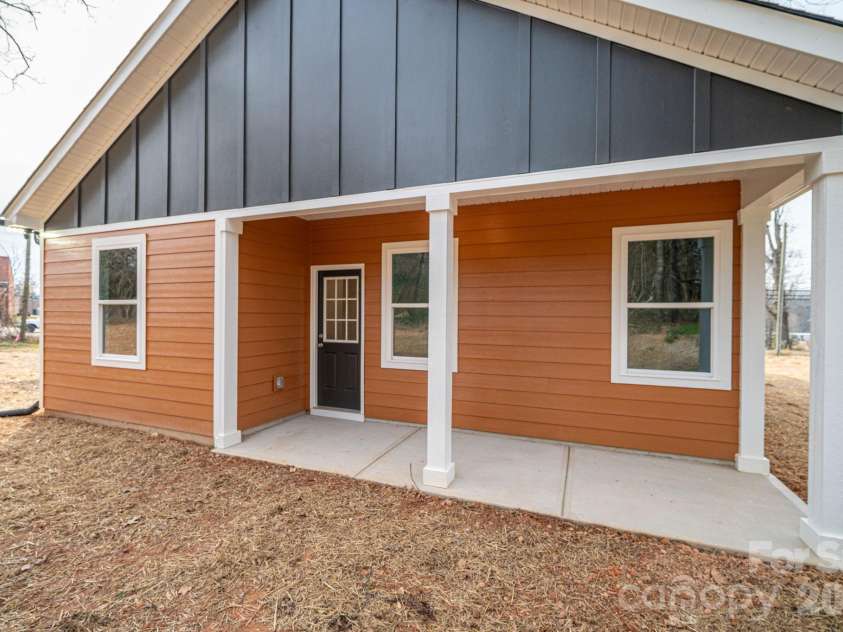 608 Mountain Street, Cherryville, NC 28021.  MLS# CAR4329972, YatesRealty ID 5303. 