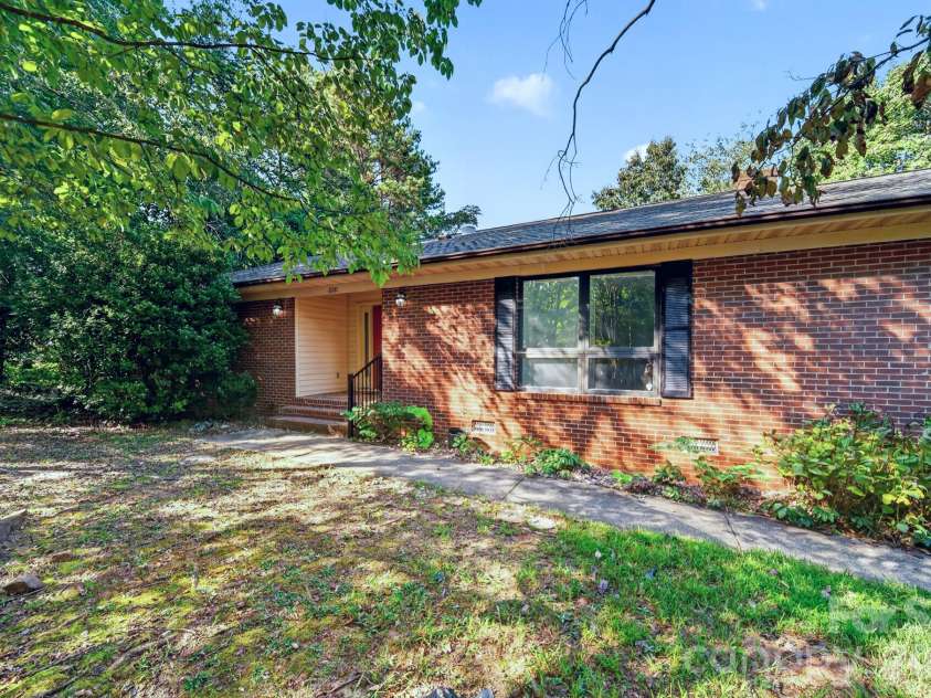 8281 Fairfield Forest Road, Denver, NC 28037.  MLS# CAR4428018, YatesRealty ID 53030. 