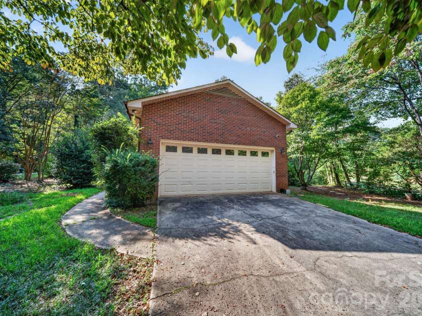 8281 Fairfield Forest Road, Denver, NC 28037.  MLS# CAR4428018, YatesRealty ID 53030. 