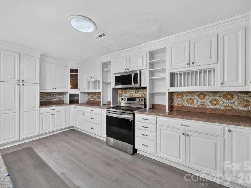8281 Fairfield Forest Road, Denver, NC 28037.  MLS# CAR4428018, YatesRealty ID 53030. 