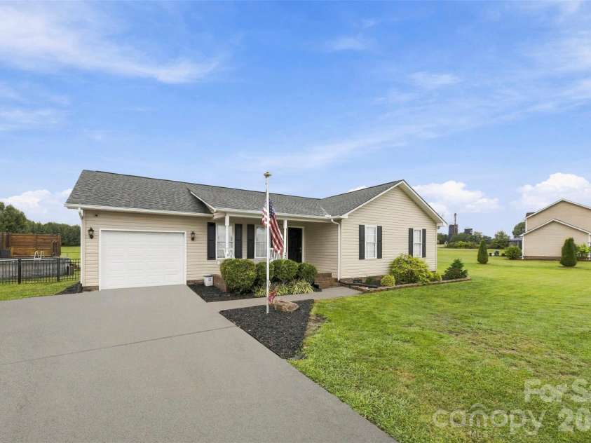 204 Webb Road, Shelby, NC 28152.  MLS# CAR4427019, YatesRealty ID 53032. 