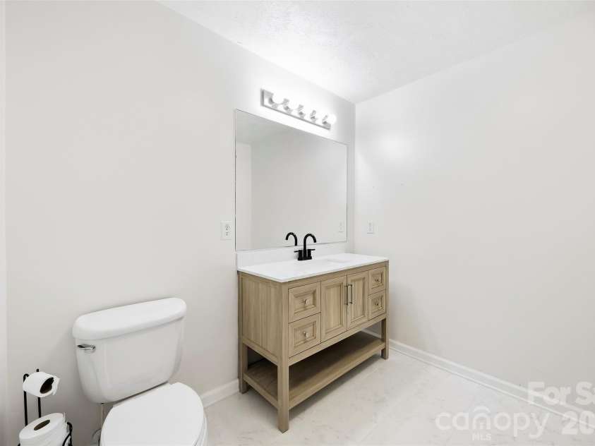 204 Webb Road, Shelby, NC 28152.  MLS# CAR4427019, YatesRealty ID 53032. 