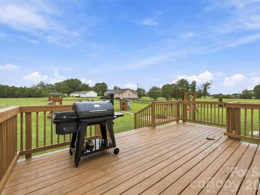 204 Webb Road, Shelby, NC 28152.  MLS# CAR4427019, YatesRealty ID 53032. 