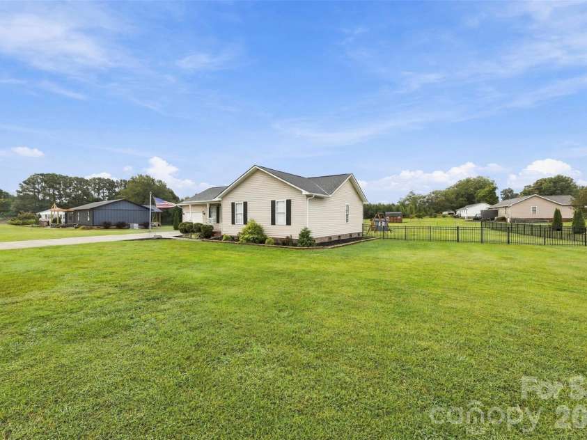 204 Webb Road, Shelby, NC 28152.  MLS# CAR4427019, YatesRealty ID 53032. 