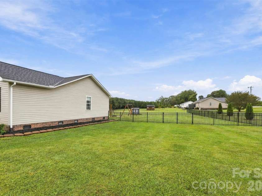 204 Webb Road, Shelby, NC 28152.  MLS# CAR4427019, YatesRealty ID 53032. 