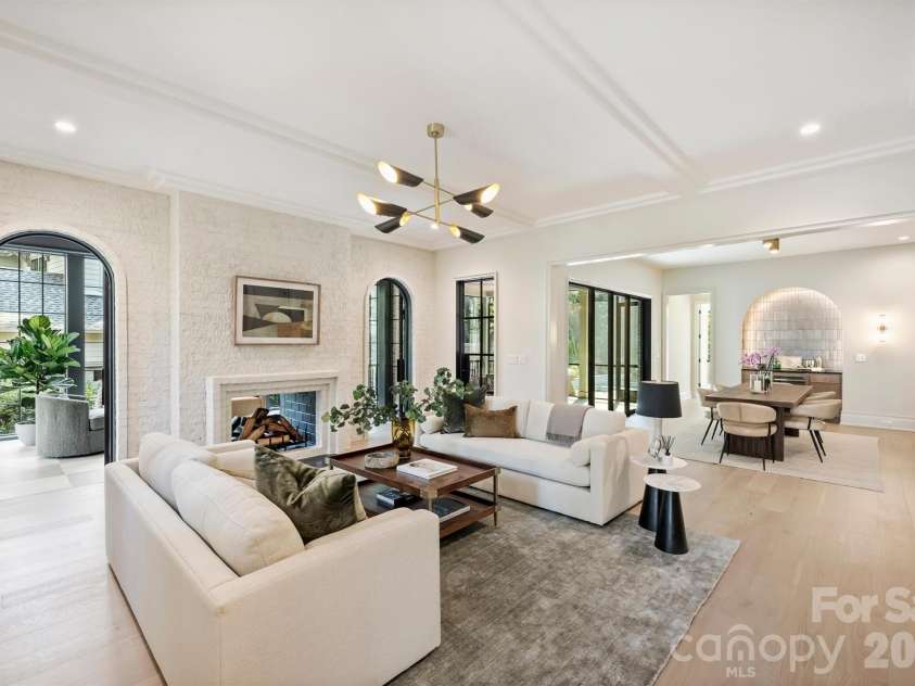 853 Wriston Place, Charlotte, NC 28209.  MLS# CAR4425888, YatesRealty ID 53034. 
