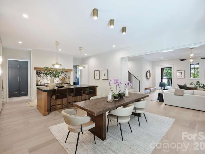 853 Wriston Place, Charlotte, NC 28209.  MLS# CAR4425888, YatesRealty ID 53034. 