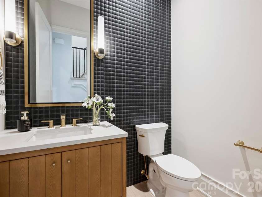 853 Wriston Place, Charlotte, NC 28209.  MLS# CAR4425888, YatesRealty ID 53034. 