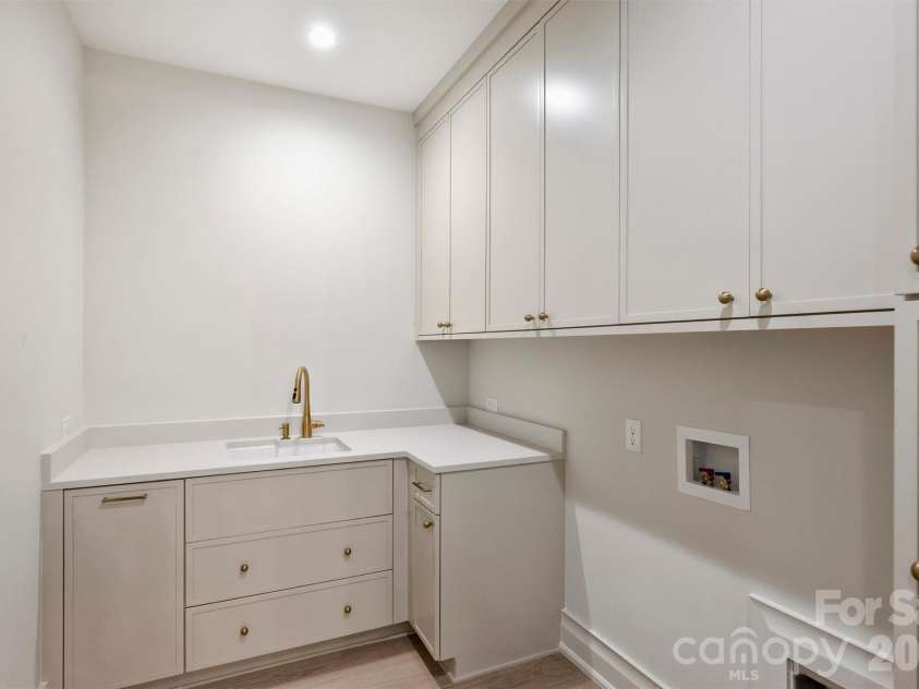 853 Wriston Place, Charlotte, NC 28209.  MLS# CAR4425888, YatesRealty ID 53034. 