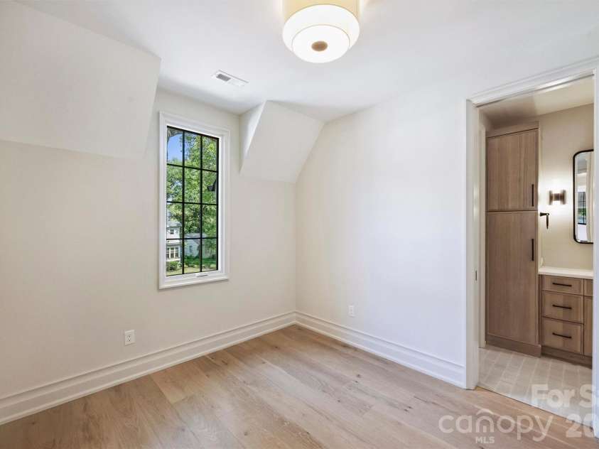 853 Wriston Place, Charlotte, NC 28209.  MLS# CAR4425888, YatesRealty ID 53034. 