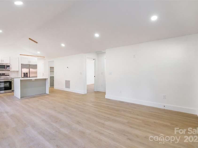 518 Joe Louis Street, Fort Mill, SC 29715.  MLS# CAR4329982, YatesRealty ID 53040. 