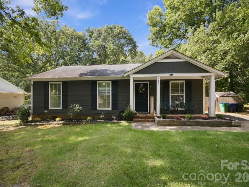 7201 Lancashire Drive, Mint Hill, NC 28227.  MLS# CAR4428449, YatesRealty ID 53040. 