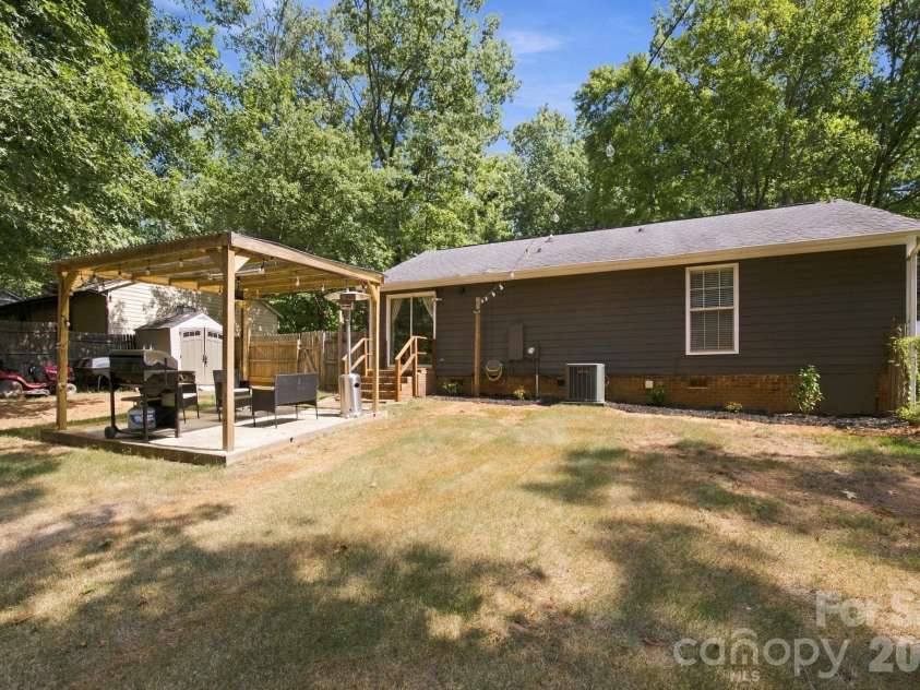 7201 Lancashire Drive, Mint Hill, NC 28227.  MLS# CAR4428449, YatesRealty ID 53040. 