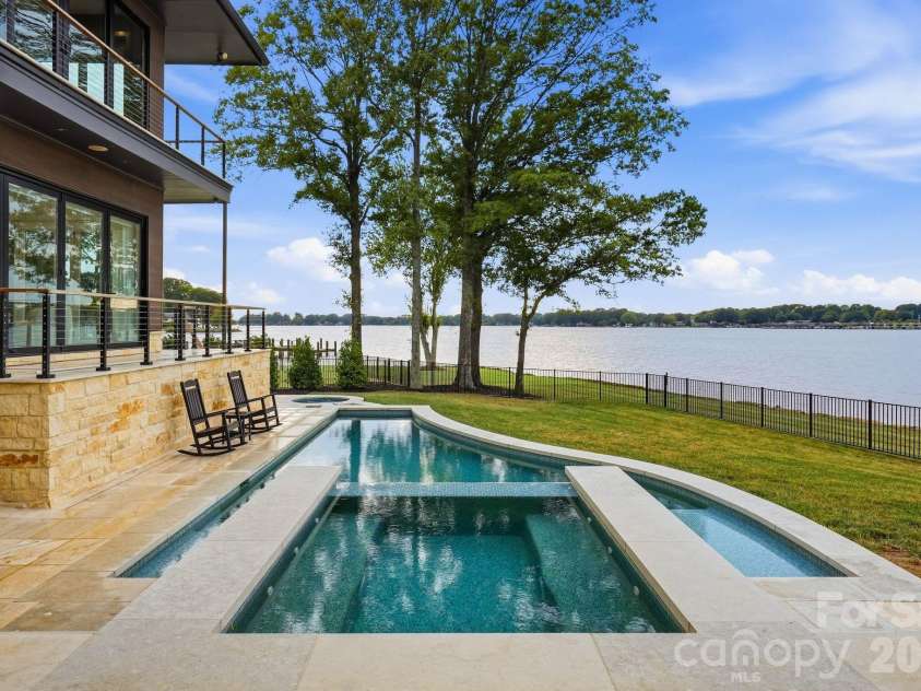 135 Potomac Lane, Mooresville, NC 28117.  MLS# CAR4396656, YatesRealty ID 53042. 
