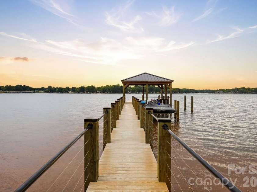 135 Potomac Lane, Mooresville, NC 28117.  MLS# CAR4396656, YatesRealty ID 53042. 