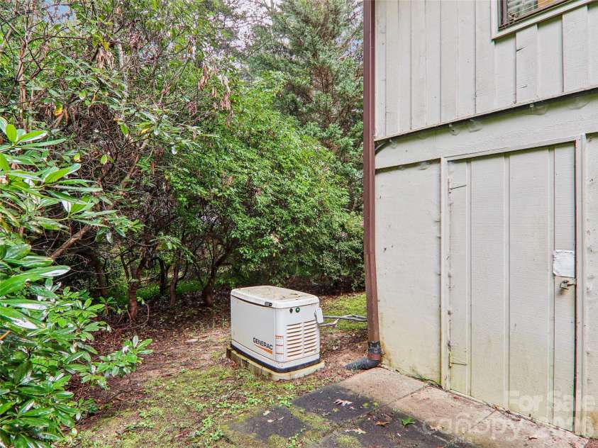 126 Brandon Road, Hendersonville, NC 28739.  MLS# CAR4428341, YatesRealty ID 53044. Crawl-space and generator