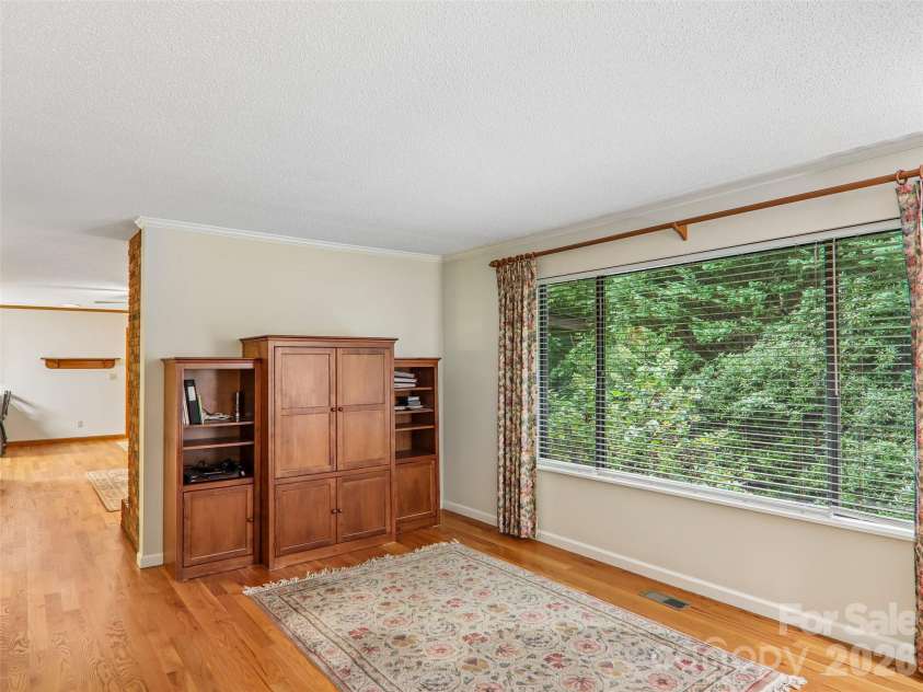 126 Brandon Road, Hendersonville, NC 28739.  MLS# CAR4428341, YatesRealty ID 53044. Den