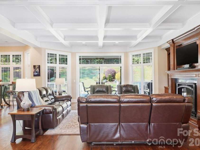 9 Tee Box Lane, Travelers Rest, SC 29690.  MLS# CAR4425909, YatesRealty ID 53045. 