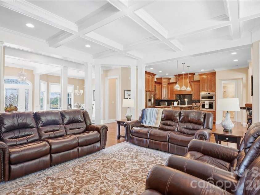 9 Tee Box Lane, Travelers Rest, SC 29690.  MLS# CAR4425909, YatesRealty ID 53045. 