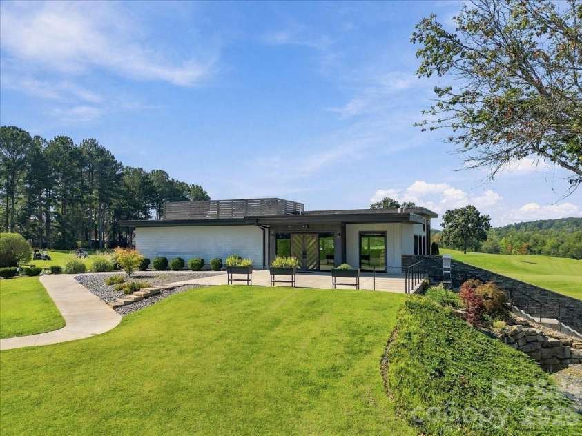 9 Tee Box Lane, Travelers Rest, SC 29690.  MLS# CAR4425909, YatesRealty ID 53045. 