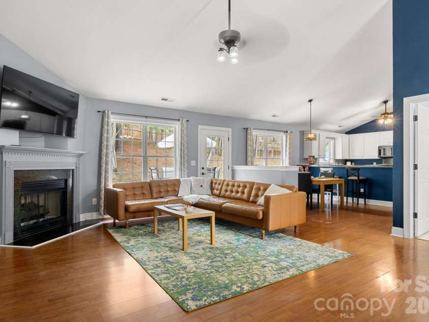 11110 Caroline Whitney Circle, Charlotte, NC 28212.  MLS# CAR4425727, YatesRealty ID 53046. 