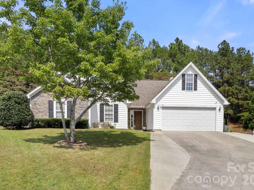 11110 Caroline Whitney Circle, Charlotte, NC 28212.  MLS# CAR4425727, YatesRealty ID 53046. 