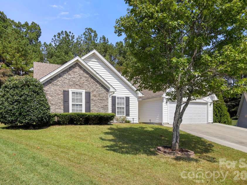 11110 Caroline Whitney Circle, Charlotte, NC 28212.  MLS# CAR4425727, YatesRealty ID 53046. 