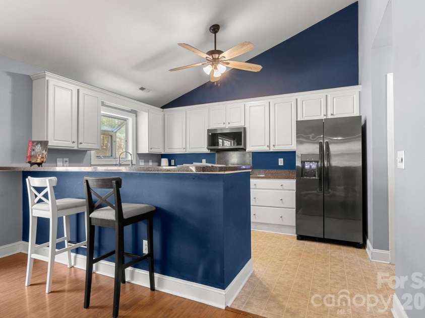 11110 Caroline Whitney Circle, Charlotte, NC 28212.  MLS# CAR4425727, YatesRealty ID 53046. 