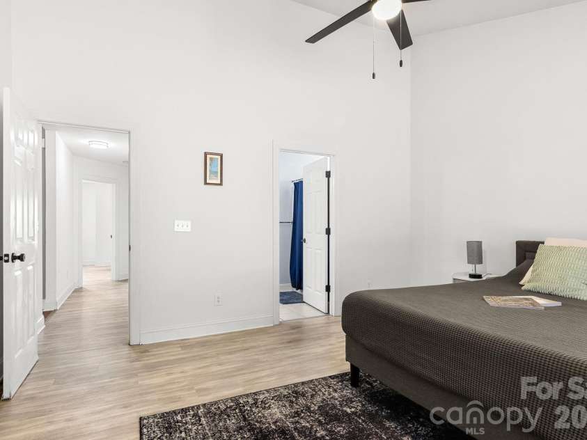 11110 Caroline Whitney Circle, Charlotte, NC 28212.  MLS# CAR4425727, YatesRealty ID 53046. 