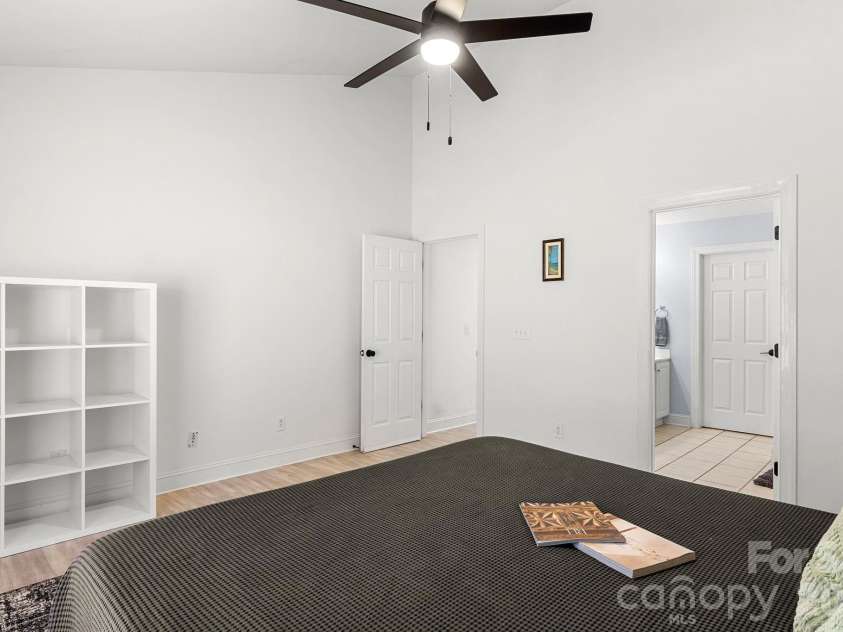 11110 Caroline Whitney Circle, Charlotte, NC 28212.  MLS# CAR4425727, YatesRealty ID 53046. 