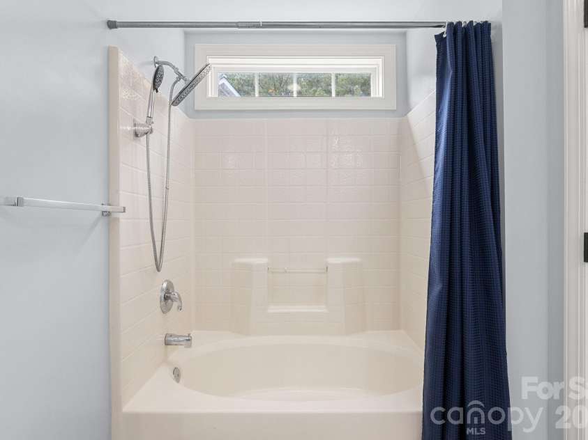 11110 Caroline Whitney Circle, Charlotte, NC 28212.  MLS# CAR4425727, YatesRealty ID 53046. 