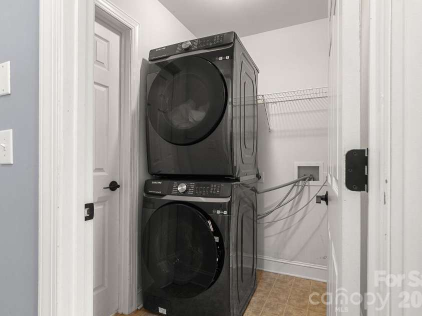 11110 Caroline Whitney Circle, Charlotte, NC 28212.  MLS# CAR4425727, YatesRealty ID 53046. Laundry Room