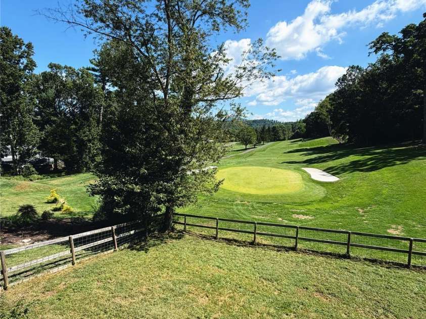390 Hickory Hill Drive, Spruce Pine, NC 28777.  MLS# CAR4428483, YatesRealty ID 53049. 